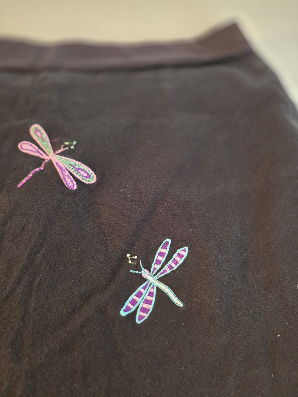 Bamboo Traders Black Skort with Pastel Dragonfly Embroidery. Size 10 P - Picture 4 of 8